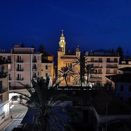 Casa Margherita, Centrale A Due Passi Dal Mare Bordighera Buitenkant foto