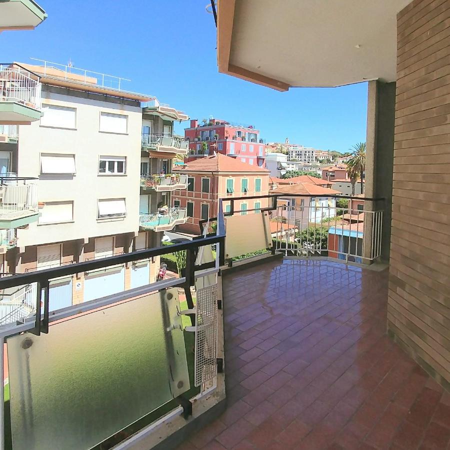 Casa Margherita, Centrale A Due Passi Dal Mare Bordighera Buitenkant foto
