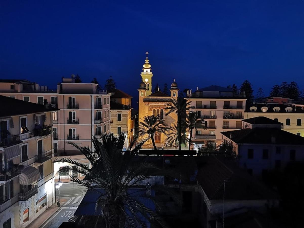Casa Margherita, Centrale A Due Passi Dal Mare Bordighera Buitenkant foto